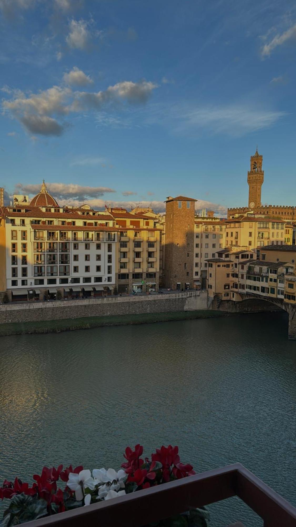 Ponte Vecchio View Luxury Apartment Florence Exterior photo