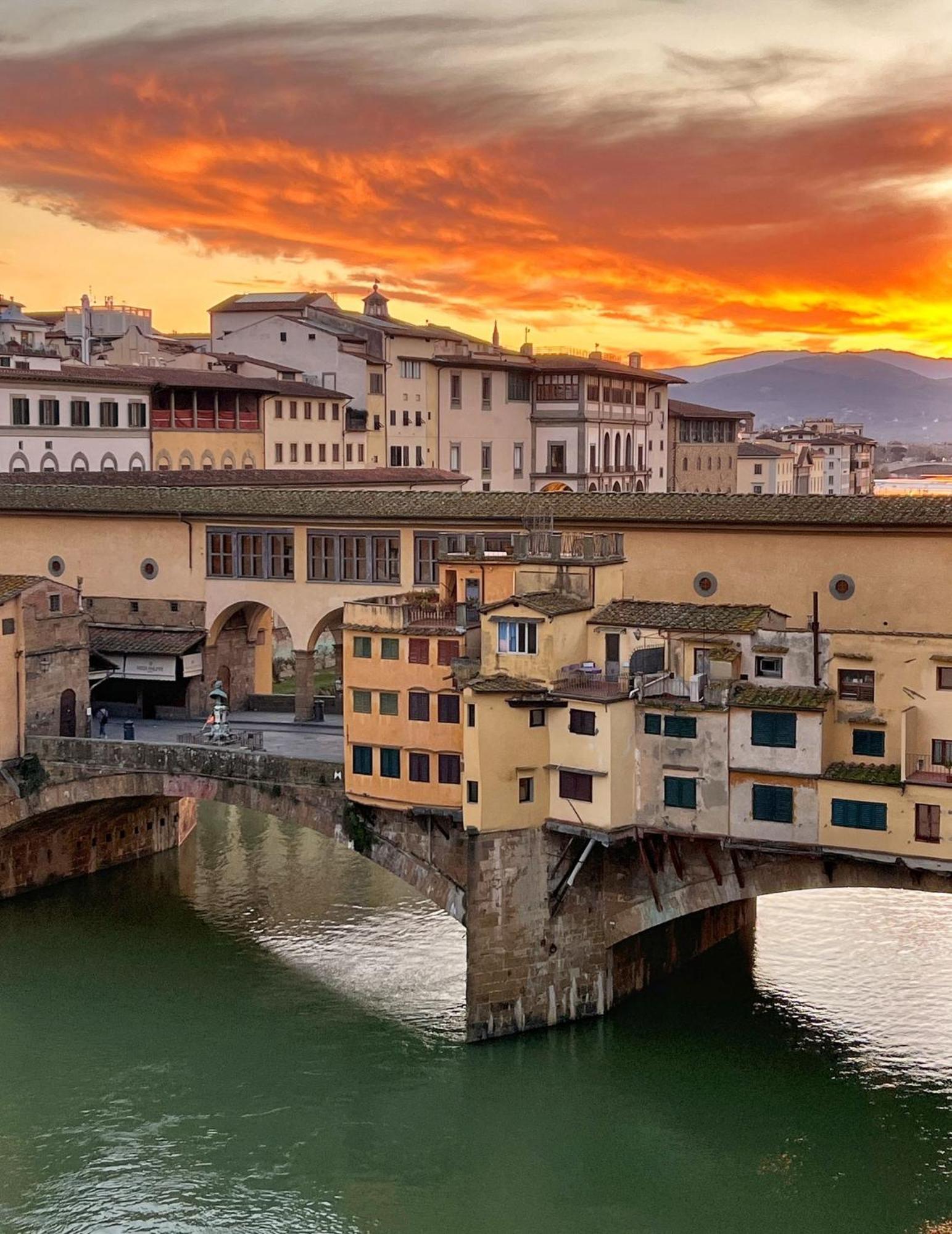 Ponte Vecchio View Luxury Apartment Florence Exterior photo