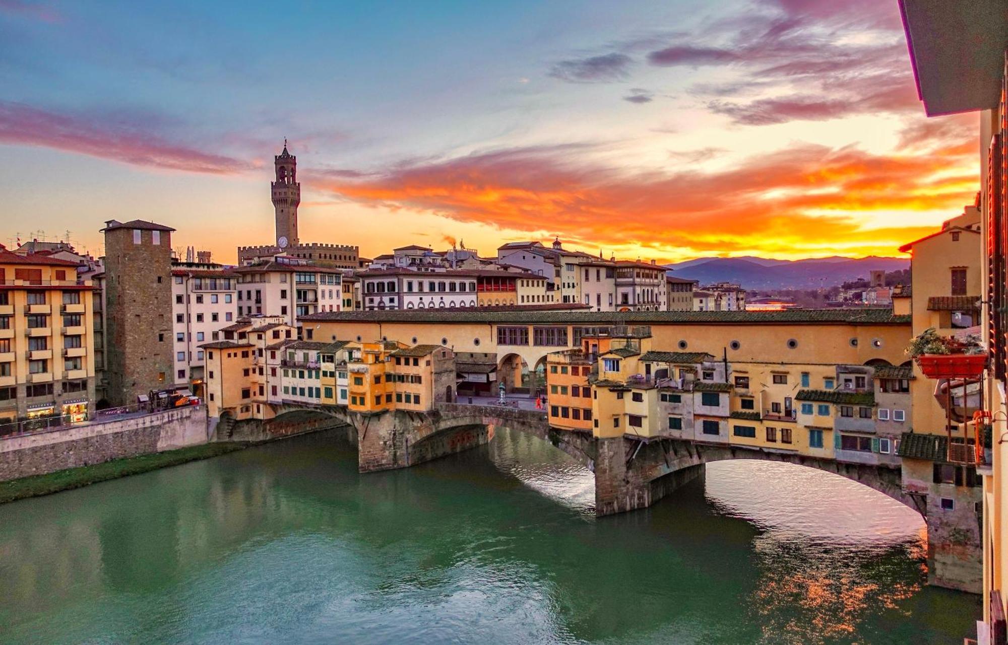 Ponte Vecchio View Luxury Apartment Florence Exterior photo